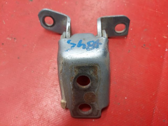 Петля передней двери, правой KD5358210A MAZDA