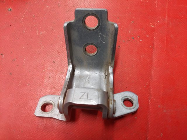 Петля двери задней правой KD5372240A MAZDA