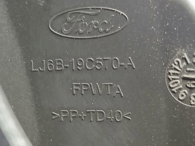 Решетка вентиляции салона в подлокотнике, задняя LJ6Z19893AA FORD