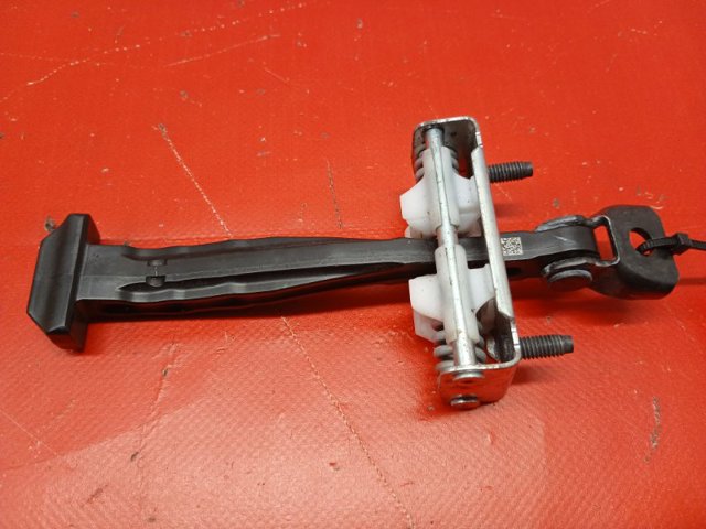 Ограничитель открывания задней двери LJ6Z7827204A FORD