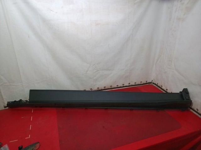Накладка наружняя (молдинг) порога, левый LJ8Z5810177BA FORD