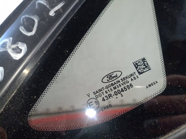 LJ8Z5829726A FORD Стекло кузова (багажного отсека) правое купить в Тернополь