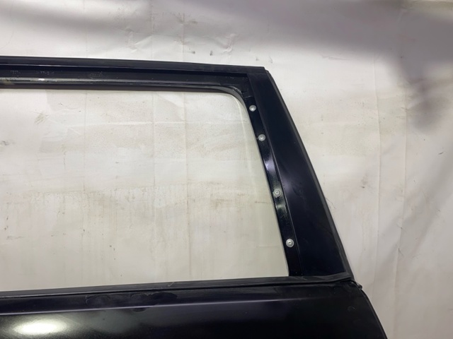 LAND ROVER LR061284 Дверь задняя правая в наличии Житомир