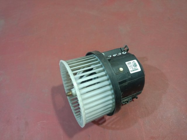 Электромотор печки LR066918 LAND ROVER