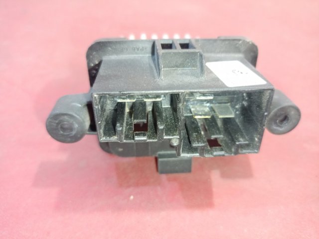 LR094345 Резистор печки купить Ужгород