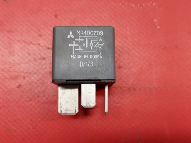 Реле вентилятора MR400709 MITSUBISHI