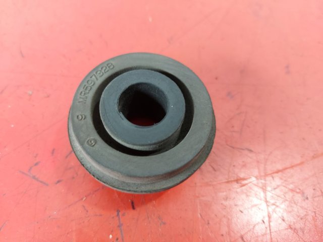 Подушка крепления радиатора верхняя MR597328 MITSUBISHI