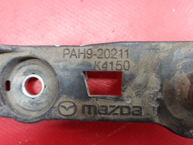 PAH920211 MAZDA Кронштейн воздушного фильтра купить в Киев