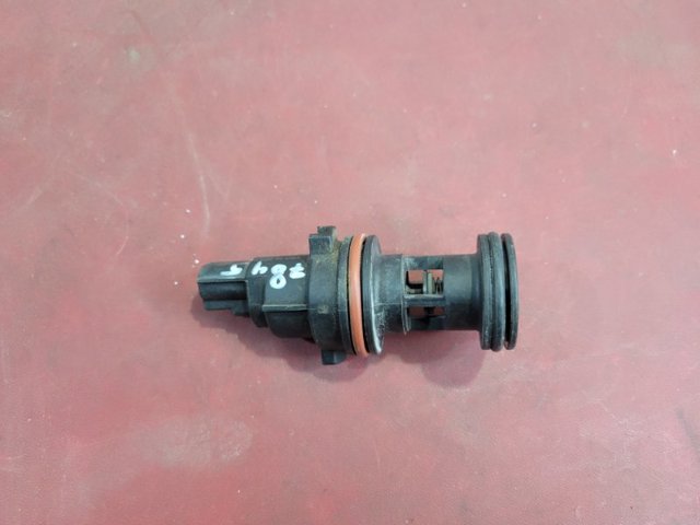 Клапан адсорбера топливных паров PE011873X MAZDA