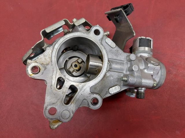 MAZDA PYFA18G00A Вакуумный насос в наличии Черкассы