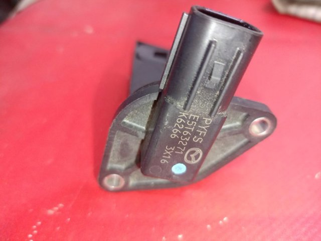 Датчик массового расхода воздуха PYFS13215 MAZDA