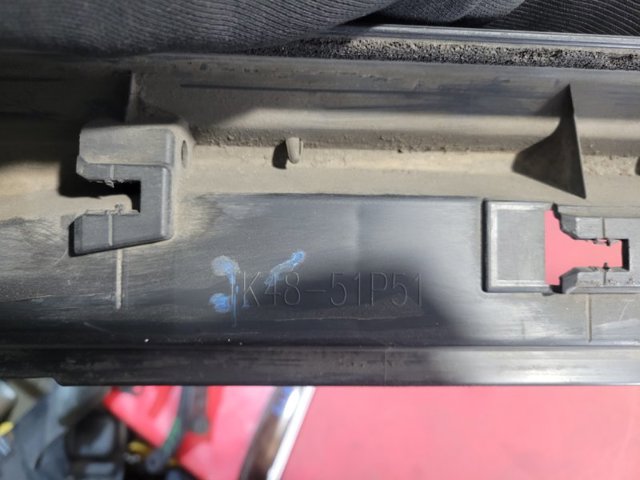 TK4851P40B MAZDA Накладка (молдинг) порога наружная правая купить в Чернигов