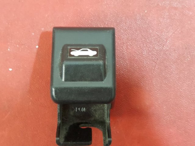 Трос замка капота TK4856720B MAZDA