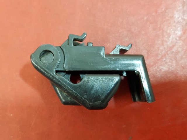 MAZDA TK4856720B Трос открывания капота в наличии Украина