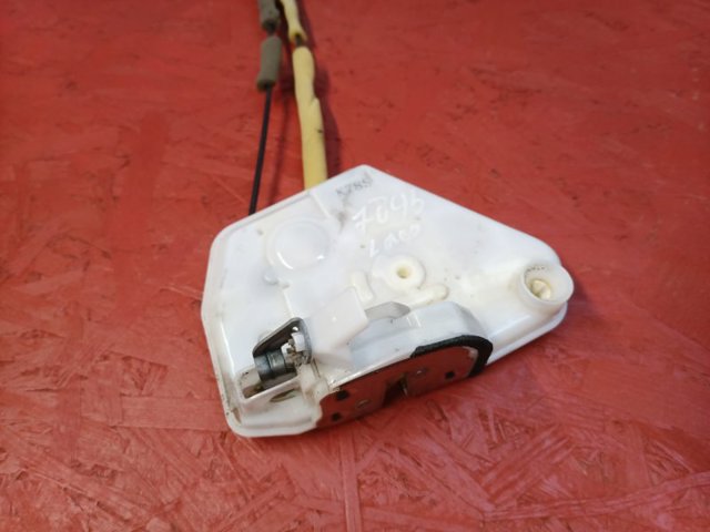 MAZDA TK4859310 Замок двери передней левой в наличии Винница
