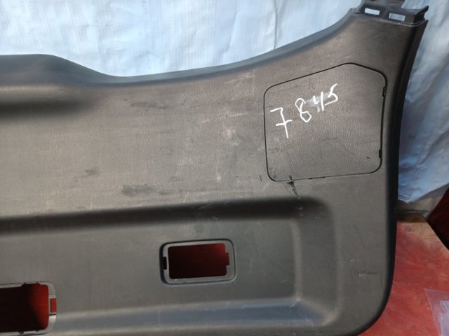 MAZDA TK4868960F02 Обшивка (облицовка) крышки багажника (двери 3/5-й задней) в наличии Винница