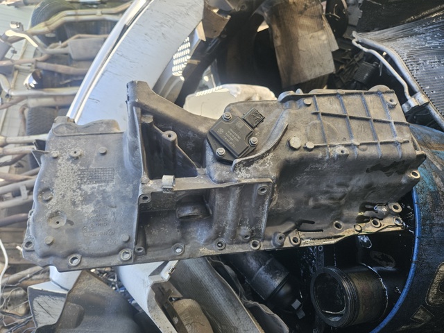 Картер масляный 11138518716 BMW
