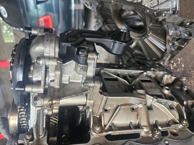 Масляный насос двигателя Бмв 3