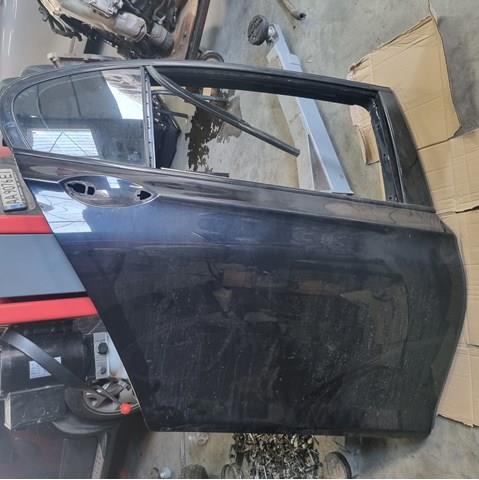 Задняя правая дверь 41007203982 BMW