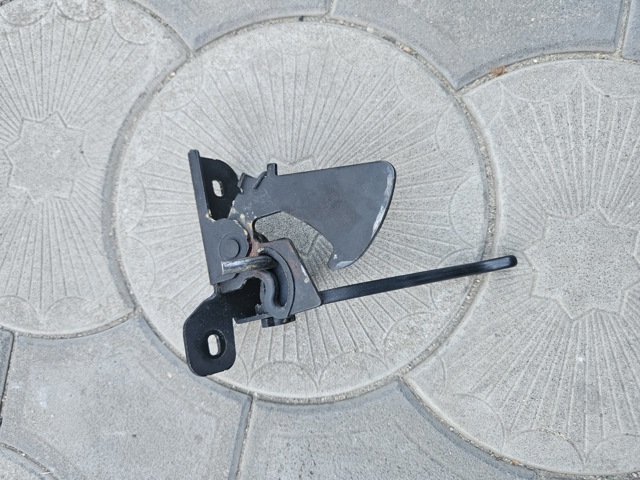 Замок крышки капота 51237145413 BMW