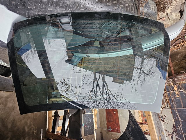 Окно двери задка 51317258175 BMW