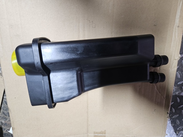 Бачок системы охлаждения двигателя расширительный DBB002TT THERMOTEC