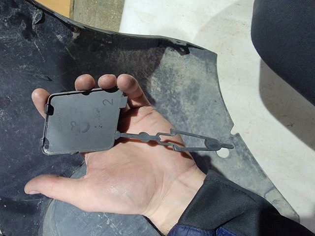 511803464R RENAULT Заглушка буксировочного крюка купить в Днепр