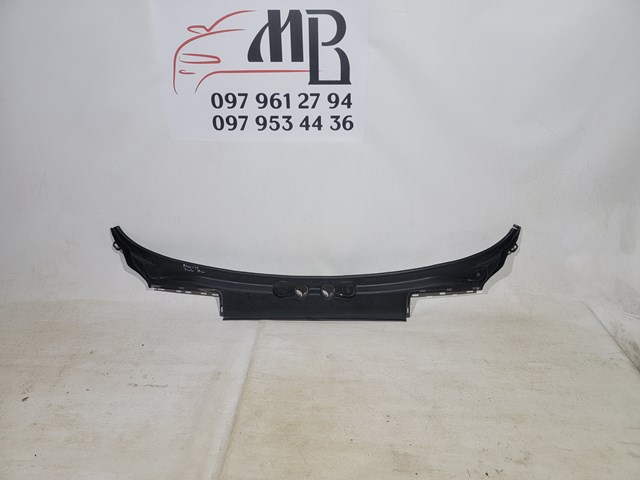 Решетка стеклоочистителей 51717206135 BMW