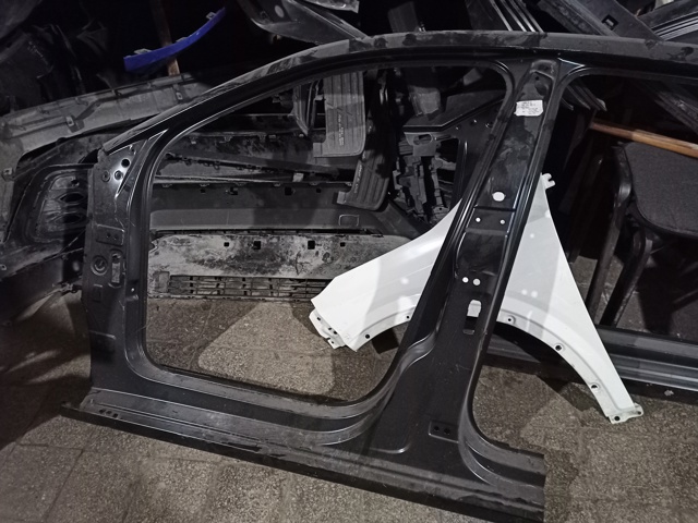 6RU809605A VAG Боковина кузова левая купить в Чернигов