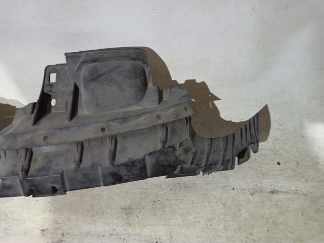 FORD D2BZ17E785C Заглушка бампера буксировочного крюка задняя в наличии Харьков