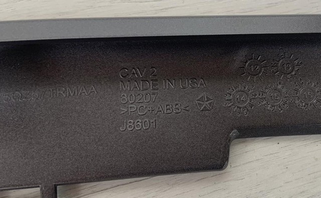 5QZ57XS9AA CHRYSLER Молдинг бампера переднего центральный купить в Львов