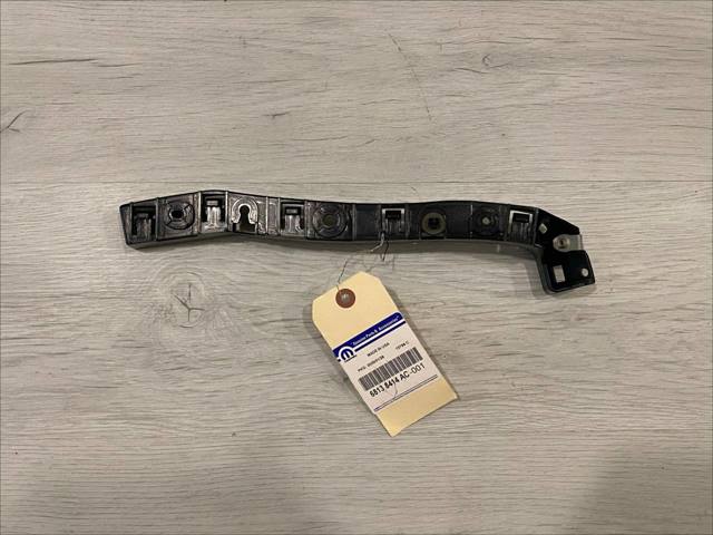Кронштейн бампера заднего, внешний правый 68138414AC CHRYSLER