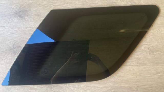 BB5Z7829700C FORD Стекло кузова (багажного отсека) правое купить в Павлоград