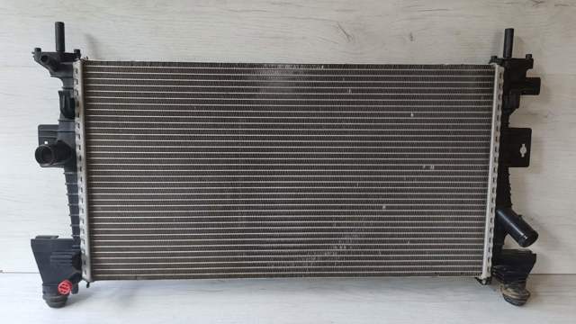 CV6Z8005ACP Радиатор купить Павлоград