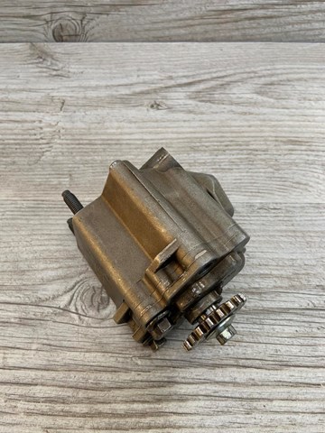 Масляный насос двигателя F2GZ6600A FORD
