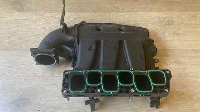 FT4Z9424B Коллектор впускной купить Черновцы