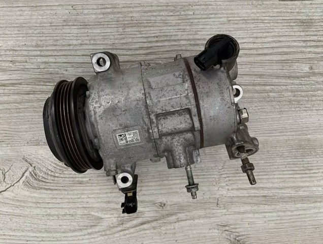 Компрессор климатической установки YCC623 FORD