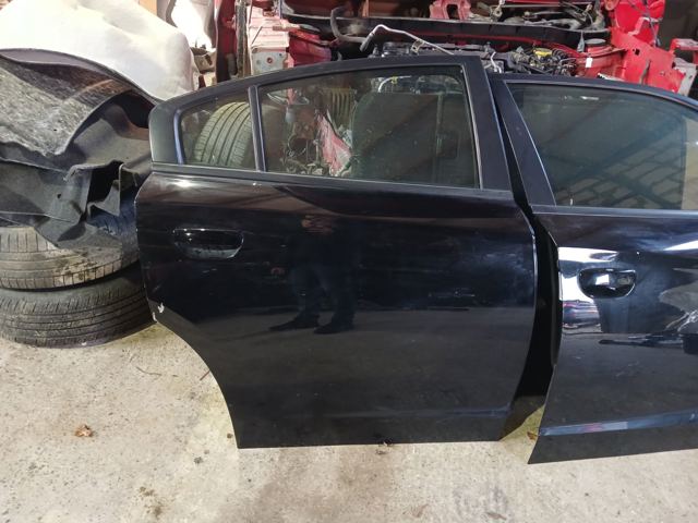 Дверь пассажирская задняя правая 68089372AE CHRYSLER