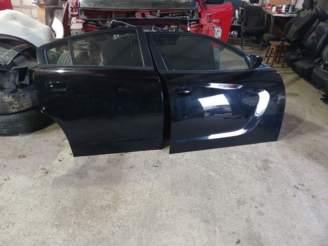 CHRYSLER 68089372AE Дверь задняя правая в наличии Полтава