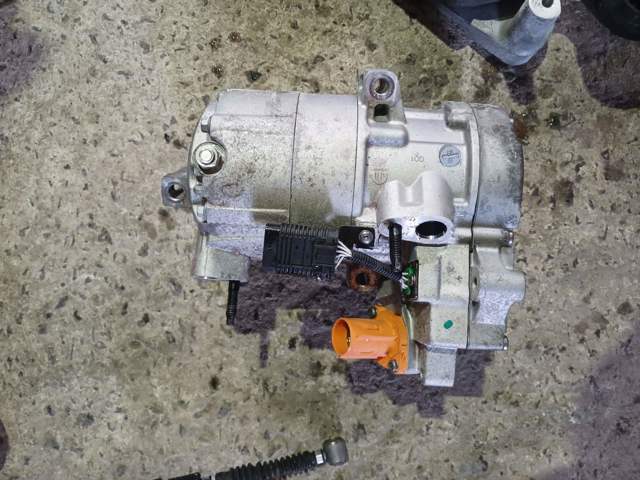 Компрессор кондиционера 68376684AE CHRYSLER