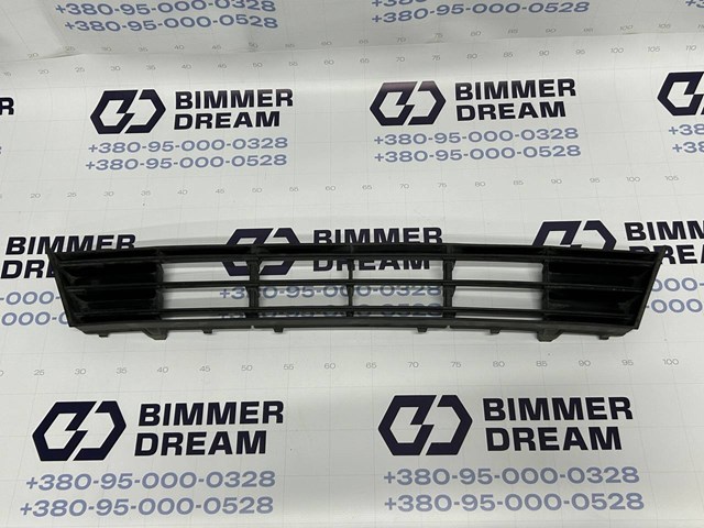 Центральная решетка переднего бампера 51117331724 BMW