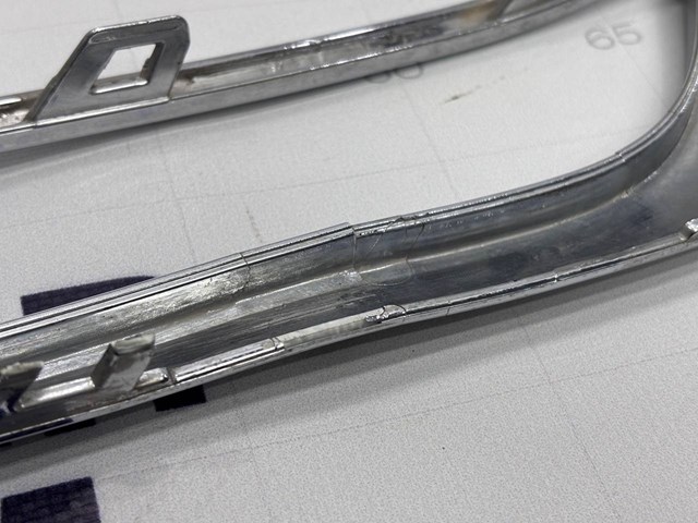 BMW 51117385283 Ободок (окантовка) фары противотуманной левой в наличии Львов