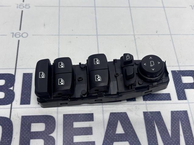 Кнопки переднего левого стекло подъёмника 61316832729 BMW