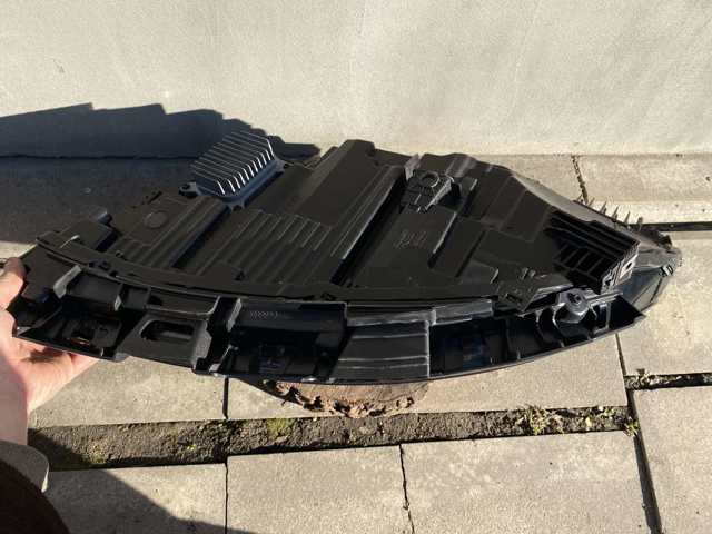 Tesla Model 169408700G Фара правая в наличии Кривой Рог