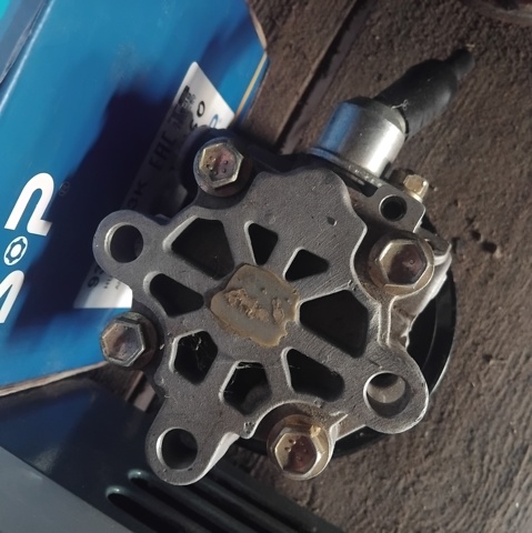 Насос гидроусилителя руля (ГУР) 443100C080 REMA-PARTS