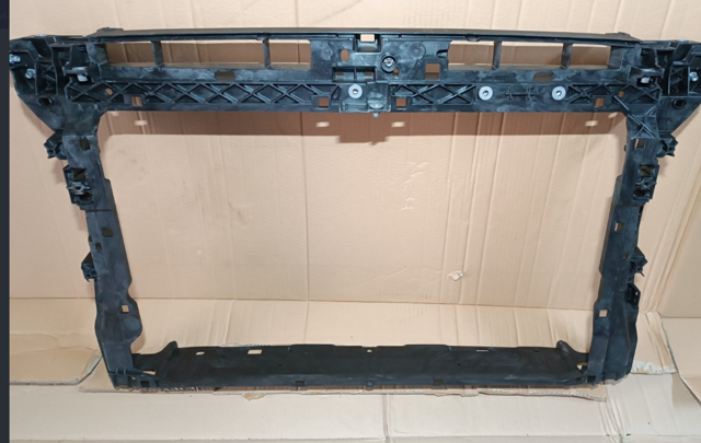 Суппорт радиатора в сборе 3V0805588J VAG
