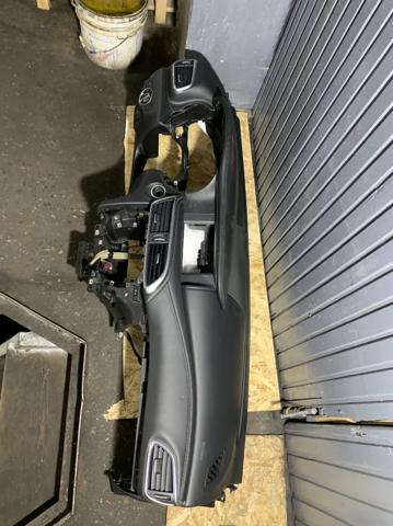 Передняя панель 682005DF0A NISSAN