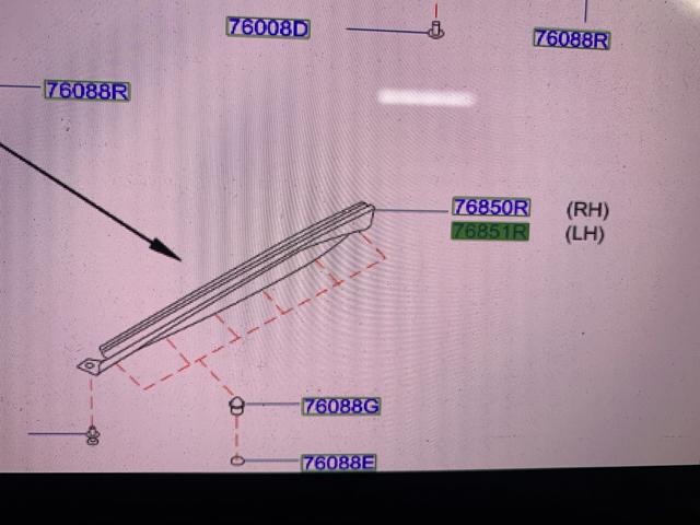 Накладка наружняя (молдинг) порога, левый 768515DA4A NISSAN