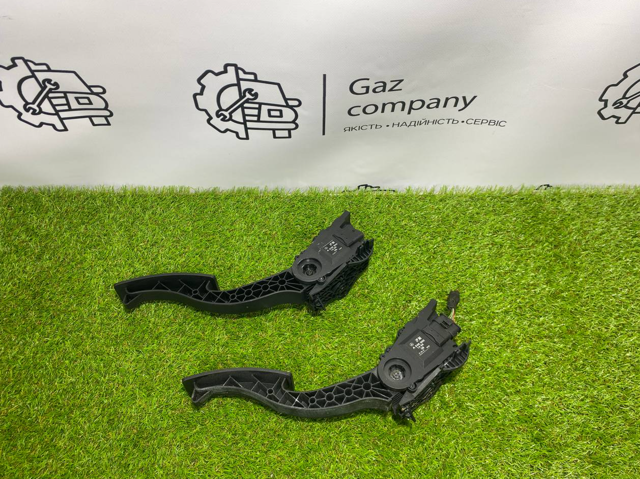 Педаль акселератора A2463001404 NISSAN