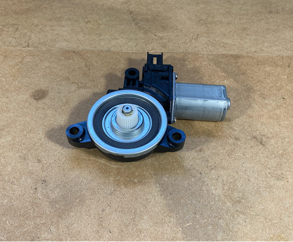 B45C5858X MAZDA Мотор стеклоподъемника двери передней правой купить в Ужгород
